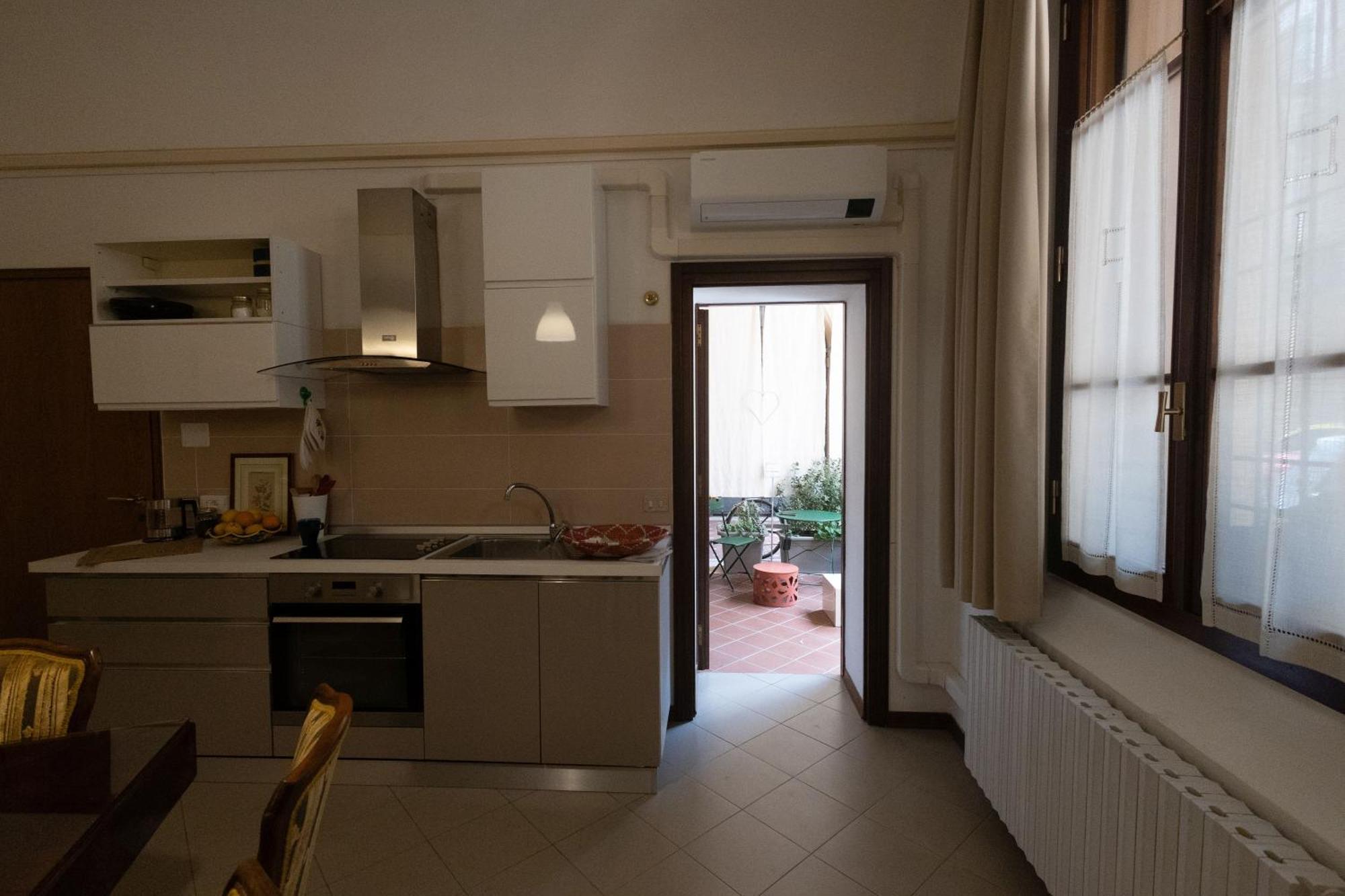 Ca' Spadoni, Centro Storico, Piano Terra, Ingresso Indipendente, Teatro, Parcheggio, Imola Eksteriør bilde